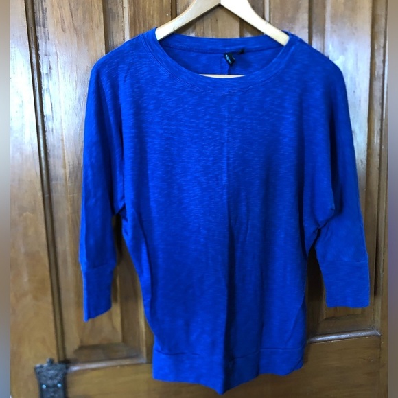 Vibrant Blue Elbow Length Sleeve Top - Picture 1 of 11